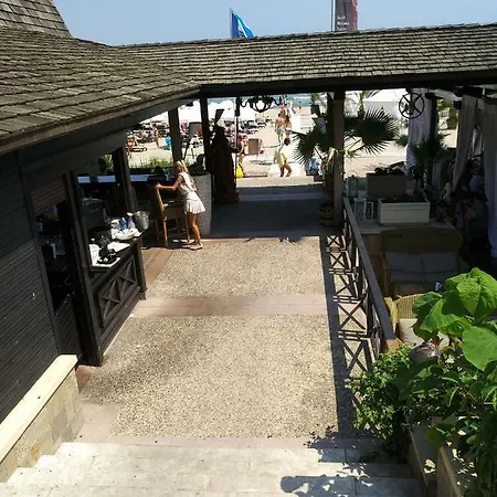 Daire Oasis Beach Krasn With 2 Bedrooms