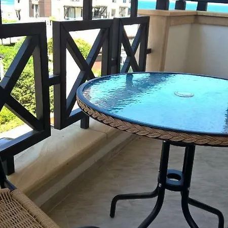 Oasis Beach Krasn With 2 Bedrooms Апартамент