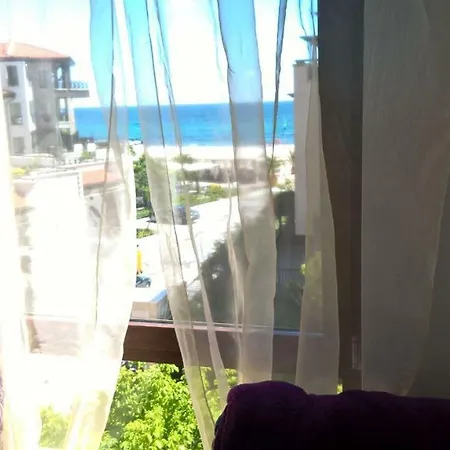 Oasis Beach Krasn With 2 Bedrooms Апартамент
