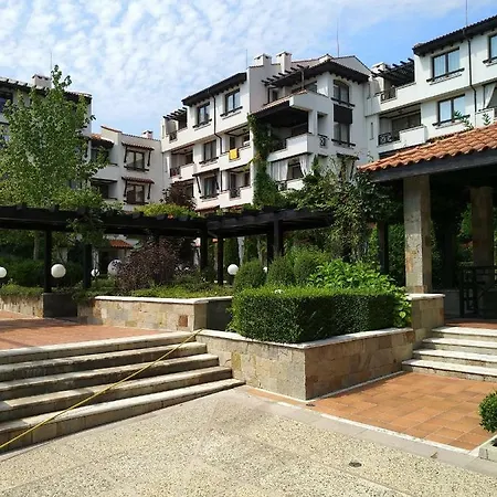 Апартамент Oasis Beach Krasn With 2 Bedrooms Лозенец